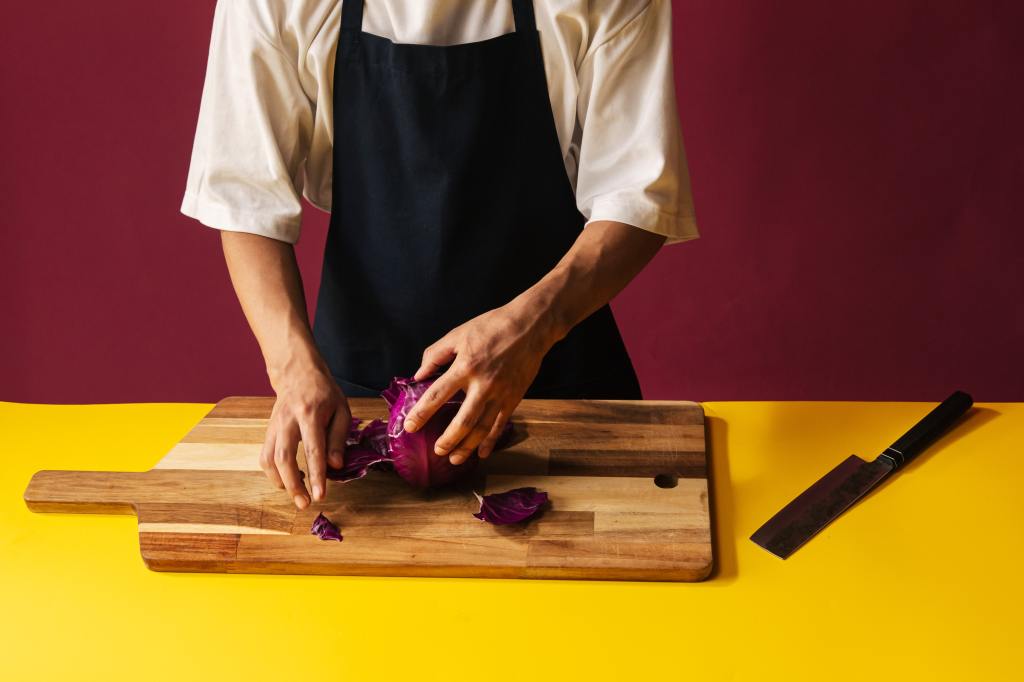 Das Bild zeigt einen Koch aus dem Z-Catering-Team beim zubereiten.

#zcatering #caterer #berlin #kitacaterer #schulcaterer #regional #qualitativ #gesund #biocaterer #Mittagessen #Ernährung #berlinmitte #Schule #Schulbeginn #Kinder #Schüler #Fit #lernen #Schuljahr #Mittag #Mittagspause #Freunde #lecker